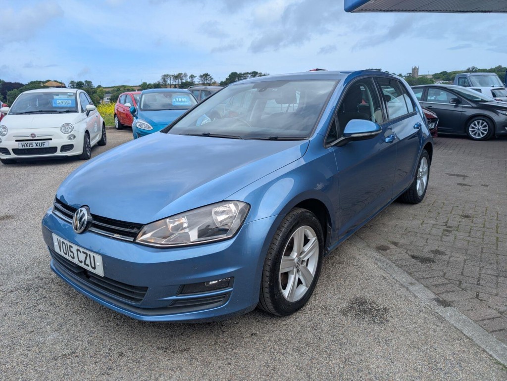 VOLKSWAGEN GOLF