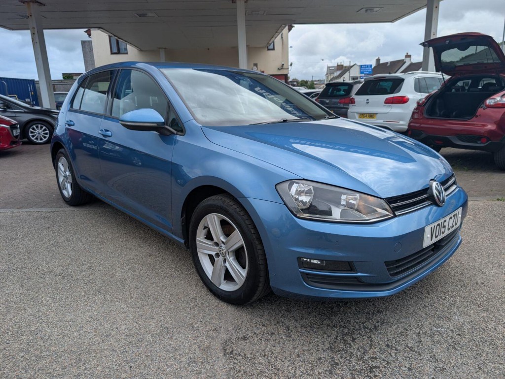 VOLKSWAGEN GOLF