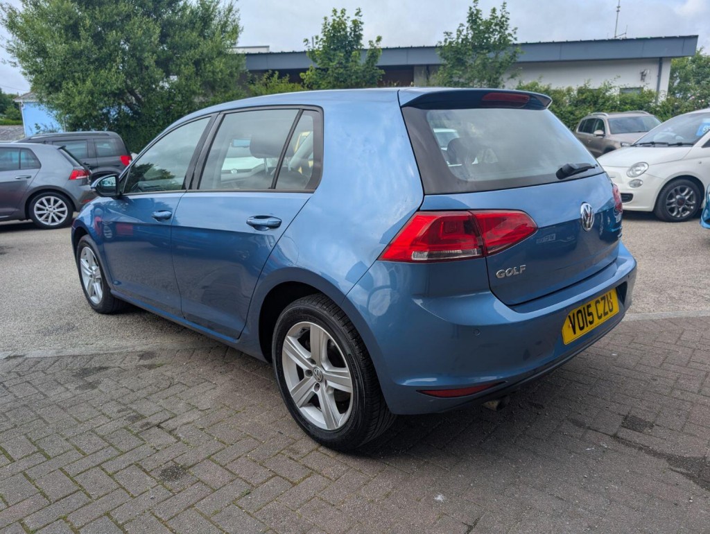 VOLKSWAGEN GOLF