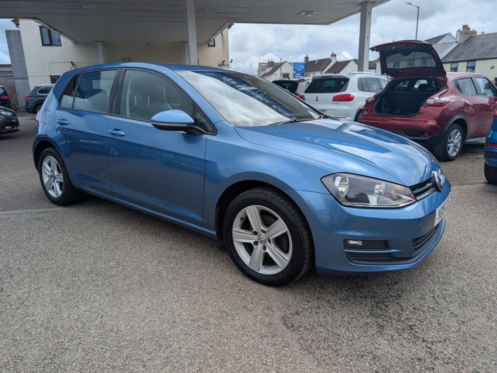VOLKSWAGEN GOLF