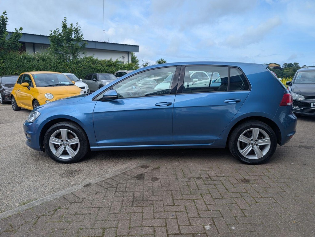 VOLKSWAGEN GOLF