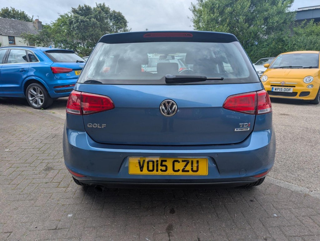 VOLKSWAGEN GOLF