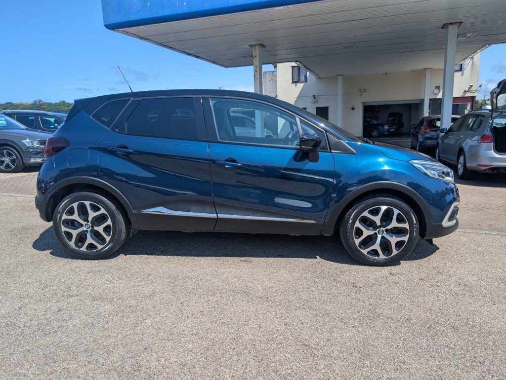 View RENAULT CAPTUR 0.9 GT Line TCe 90 MY18