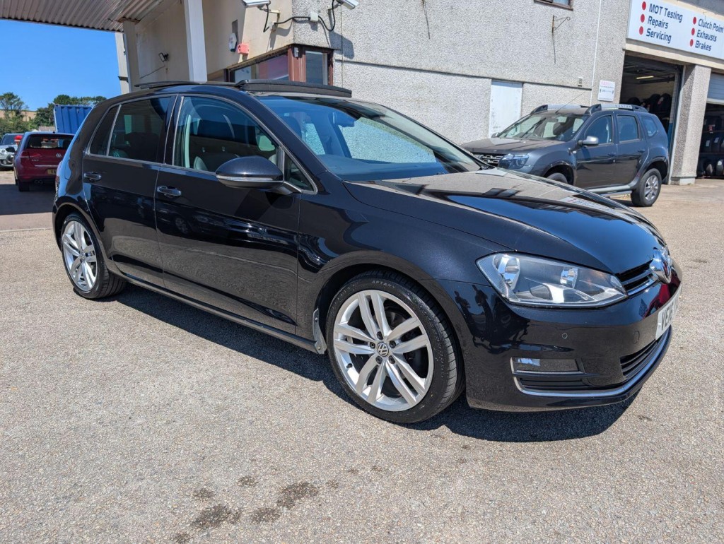 VOLKSWAGEN GOLF