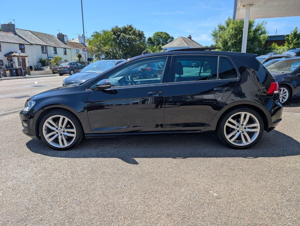 VOLKSWAGEN GOLF