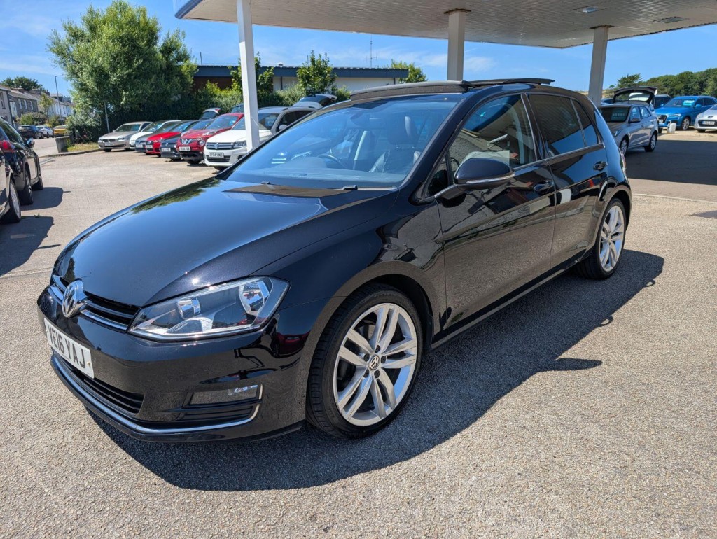 VOLKSWAGEN GOLF