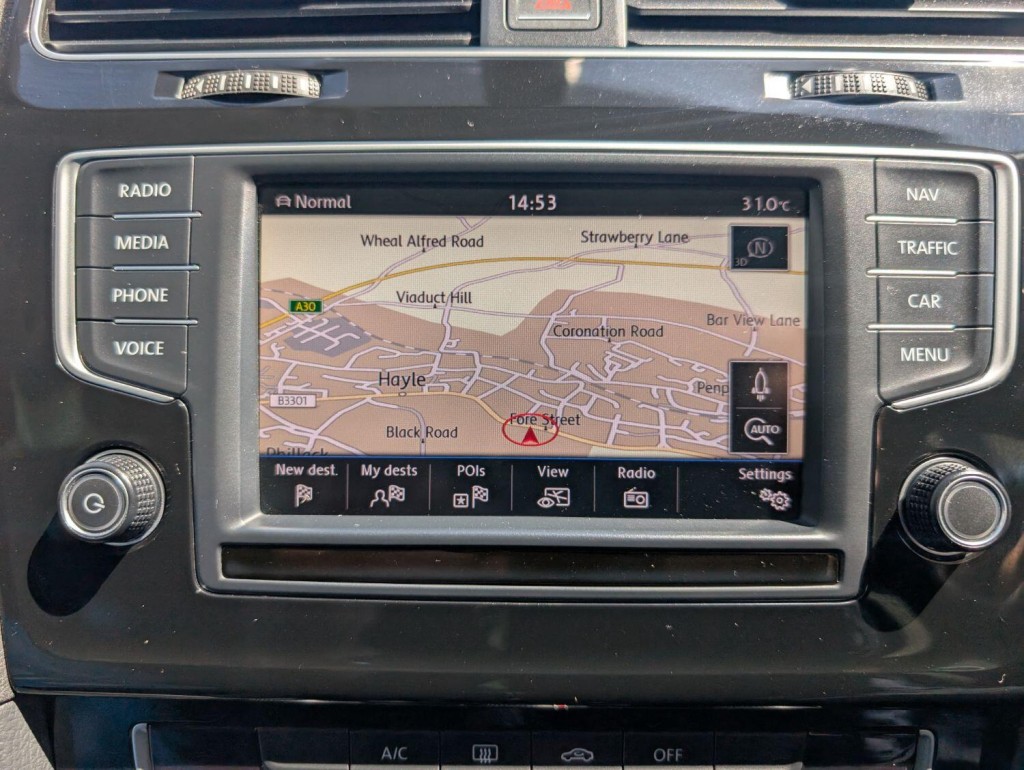 VOLKSWAGEN GOLF