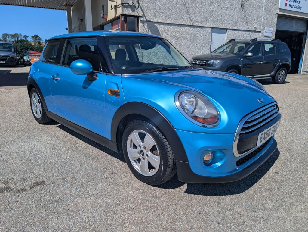 MINI HATCH