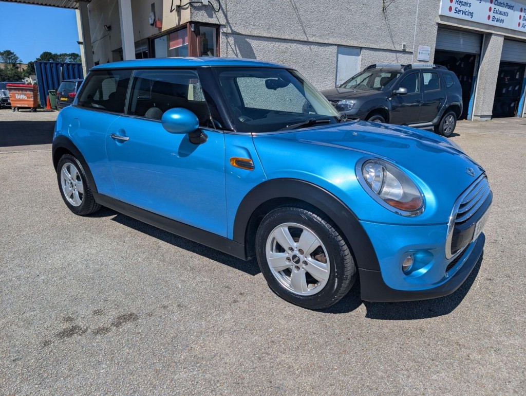 MINI HATCH