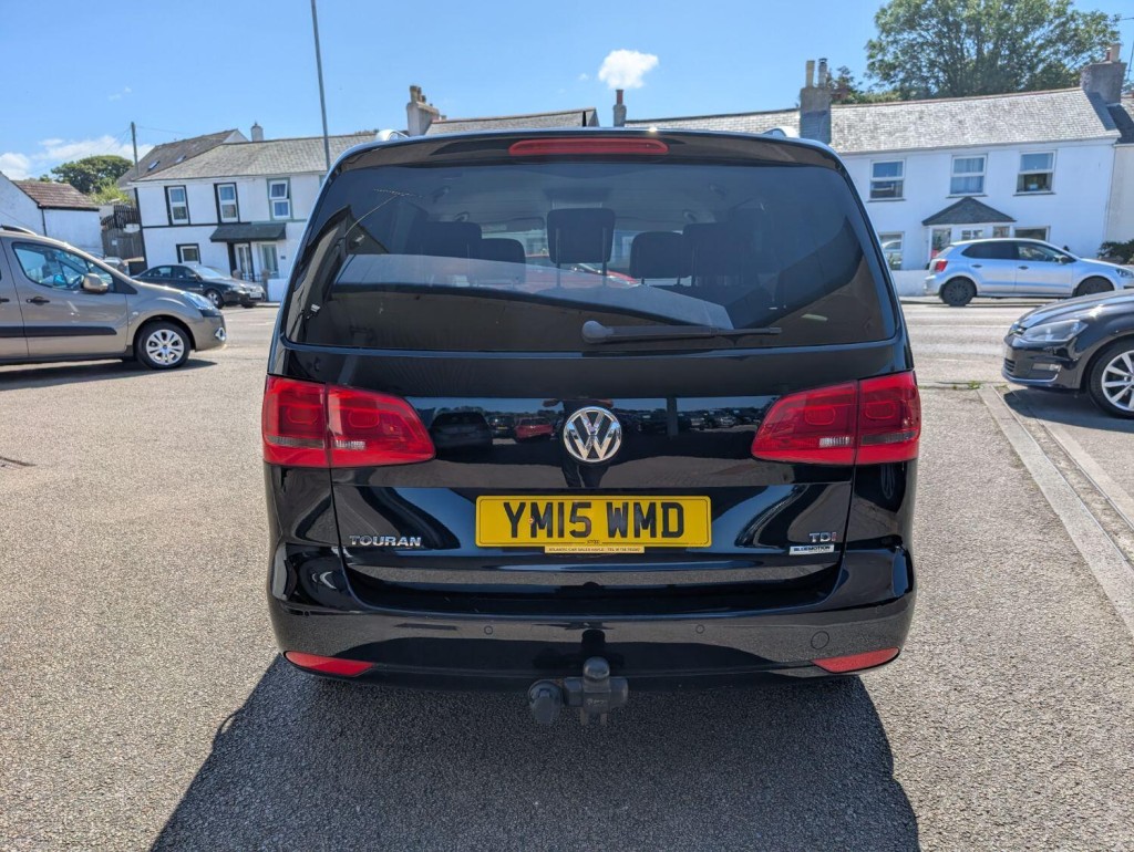 VOLKSWAGEN TOURAN