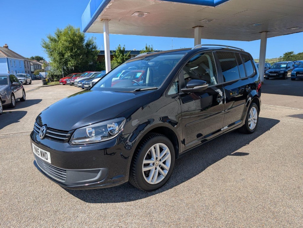 VOLKSWAGEN TOURAN