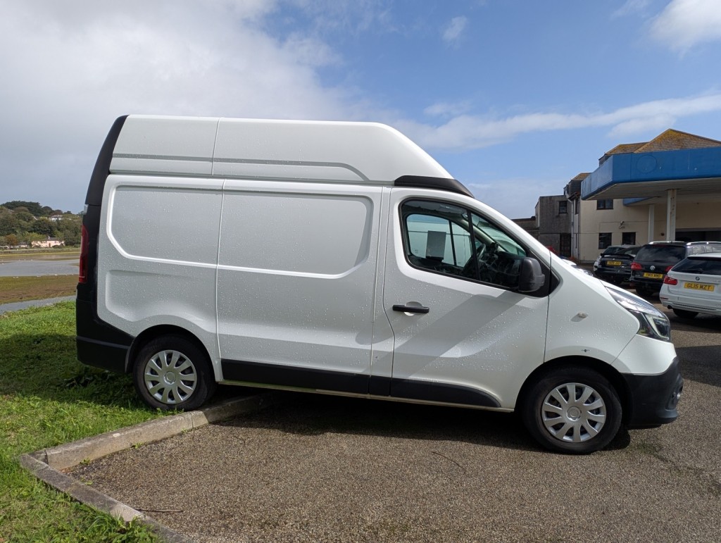 View RENAULT TRAFIC 2.0 SH30 ENERGY dCi 145 Business+ MY19  *Air Con*