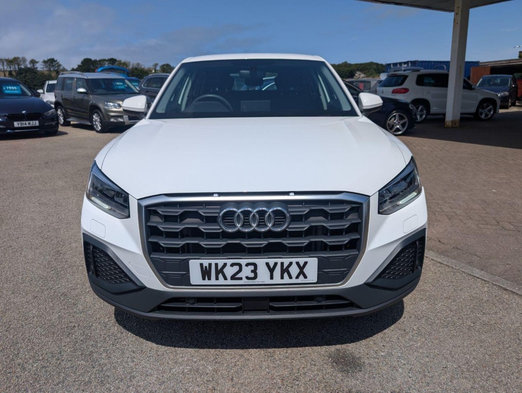 AUDI Q2
