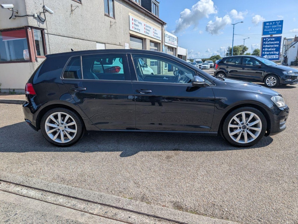 VOLKSWAGEN GOLF