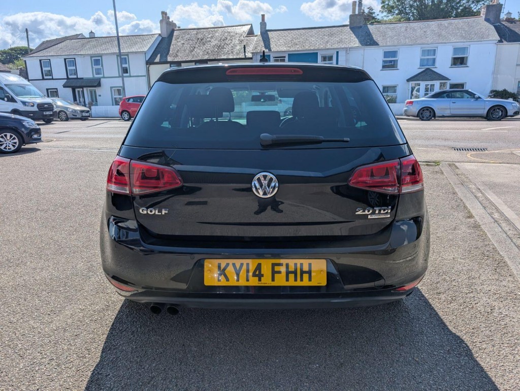 VOLKSWAGEN GOLF