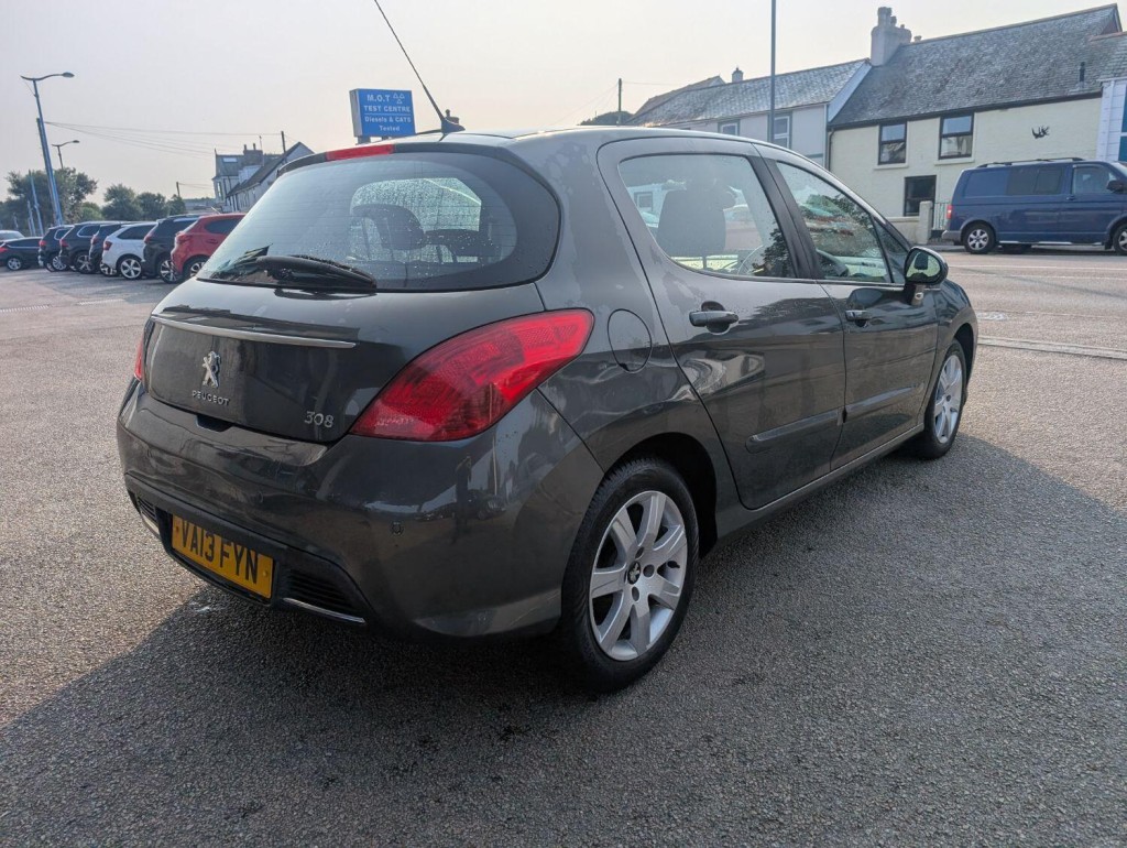 PEUGEOT 308
