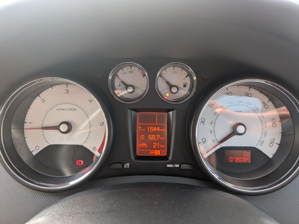 PEUGEOT 308