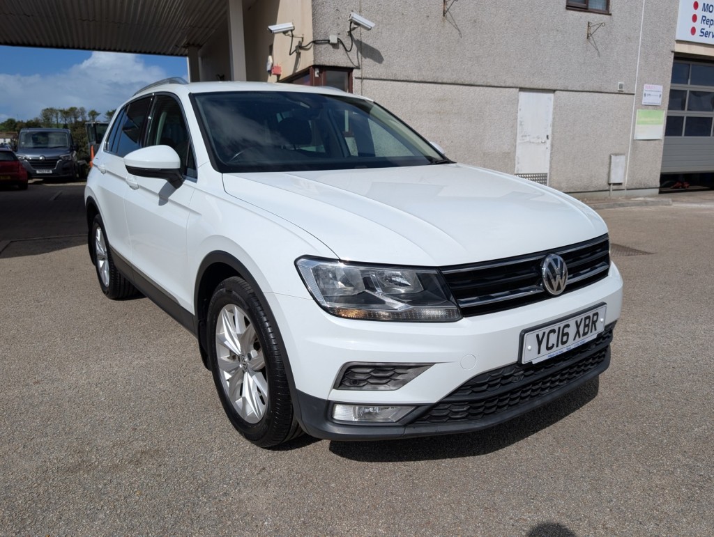 VOLKSWAGEN TIGUAN