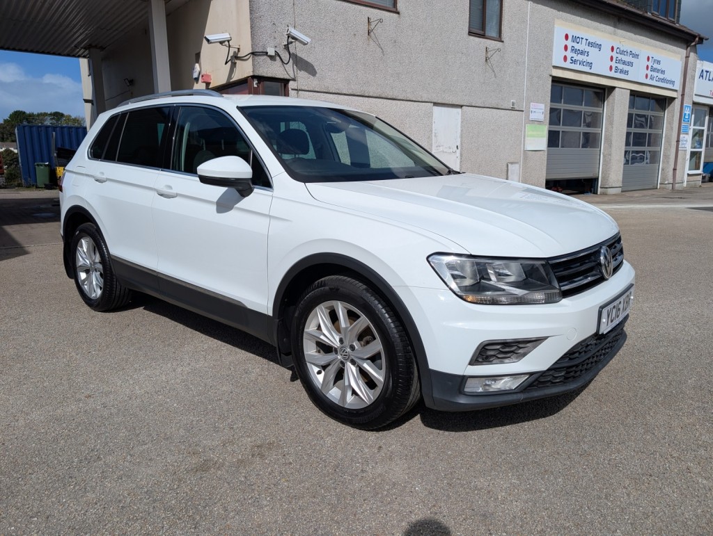 View VOLKSWAGEN TIGUAN 2.0 TDI BlueMotion Tech SE Navigation