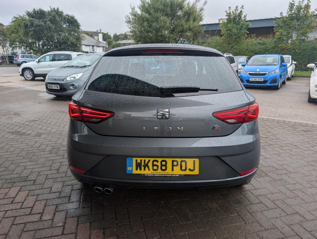 SEAT LEON