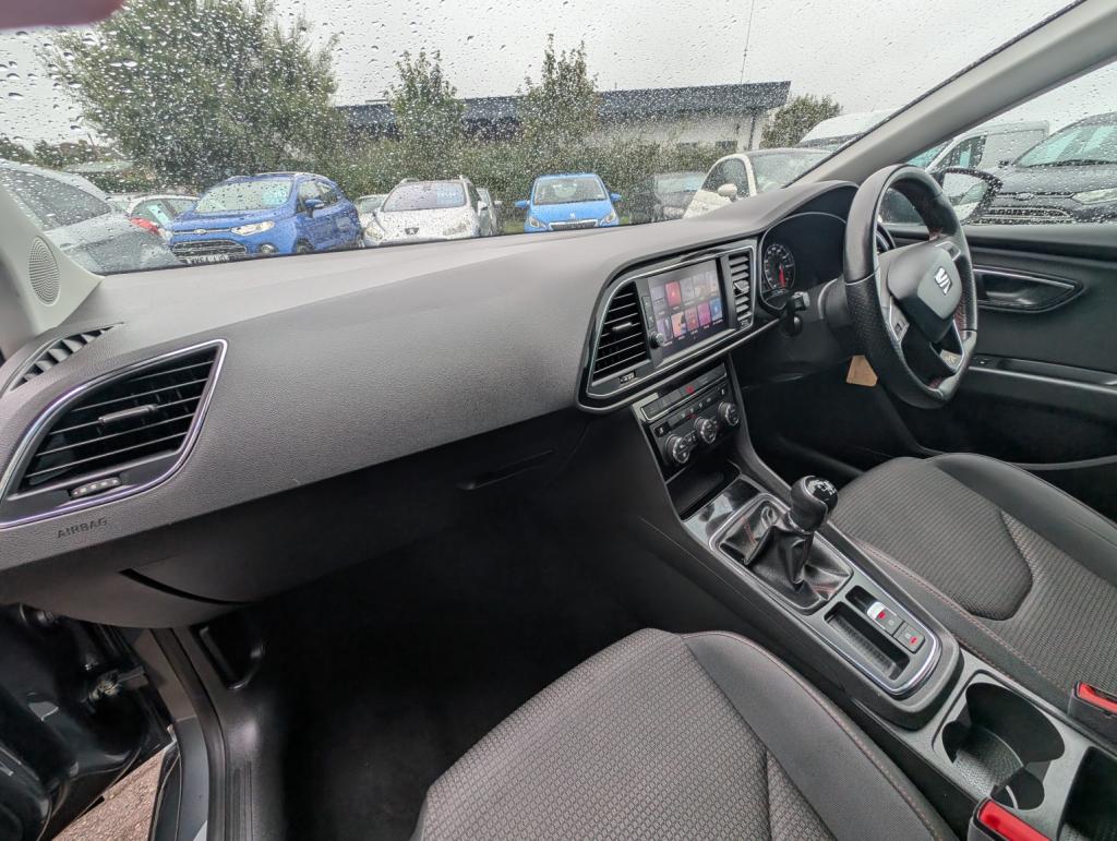 SEAT LEON