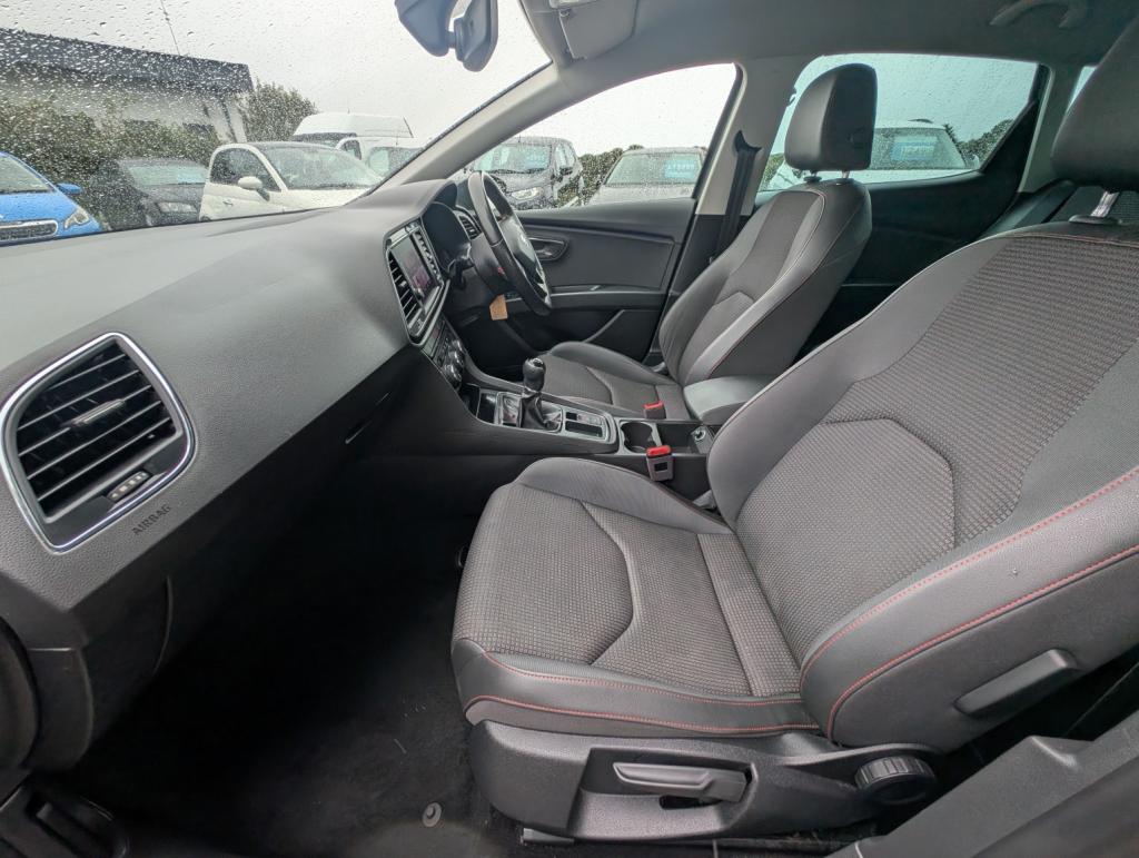 SEAT LEON
