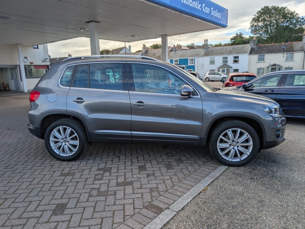 View VOLKSWAGEN TIGUAN 2.0 TDI BlueMotion Tech Match Edition