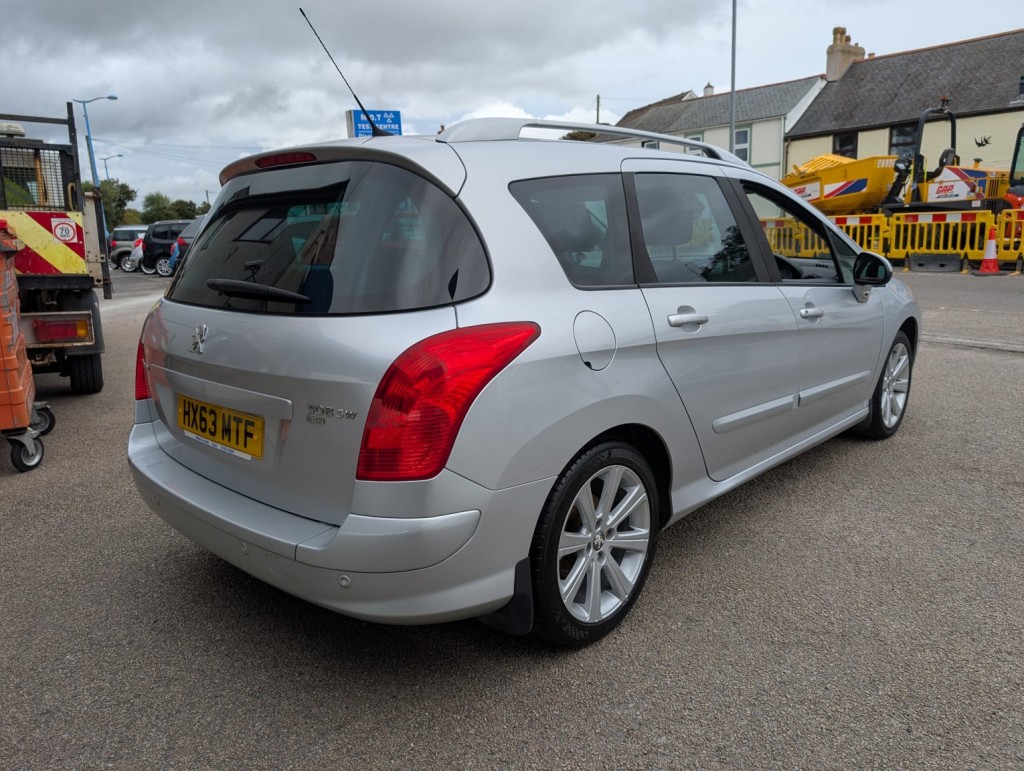 PEUGEOT 308