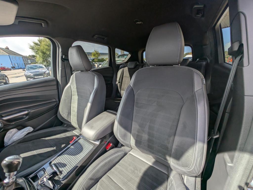 FORD KUGA