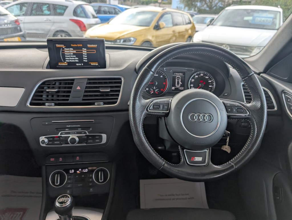 AUDI Q3
