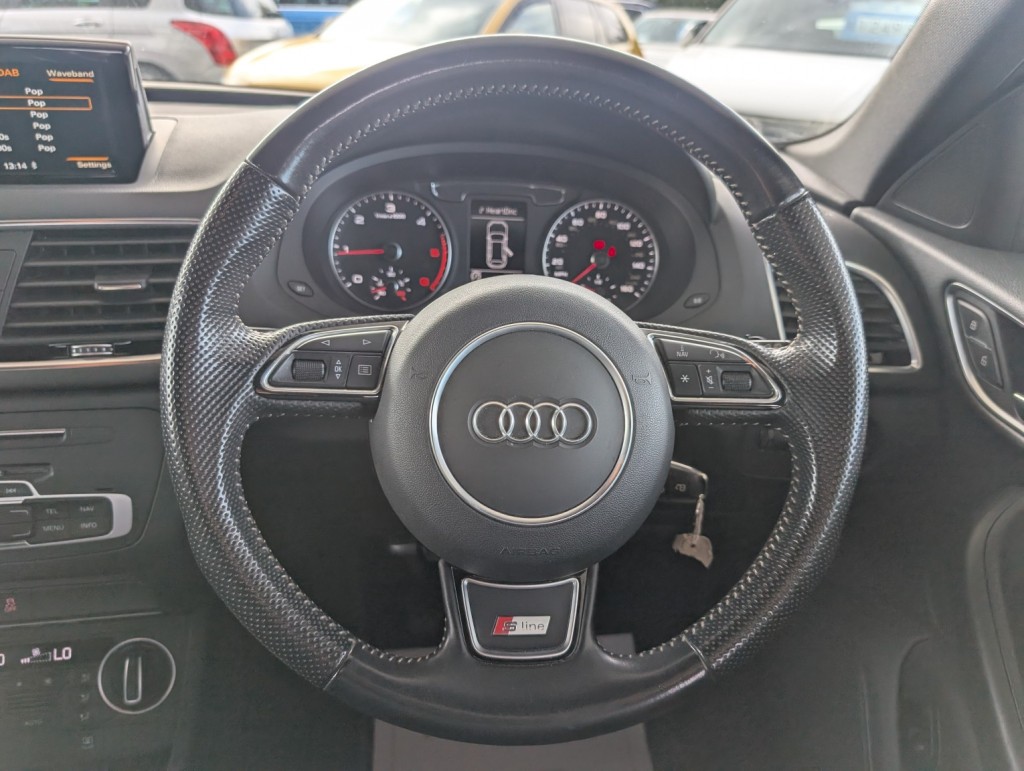 AUDI Q3