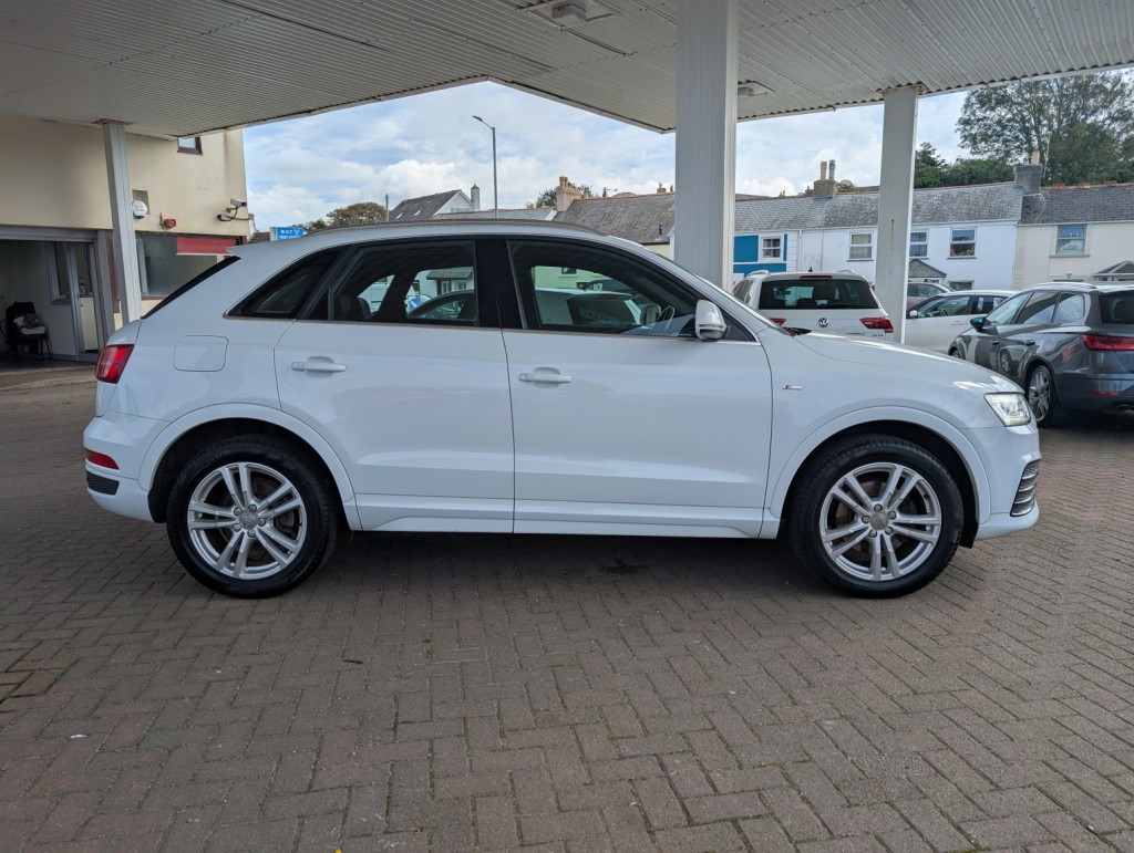 View AUDI Q3 2.0 TDI S line
