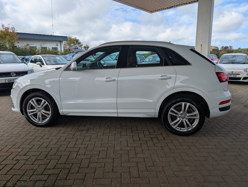 AUDI Q3