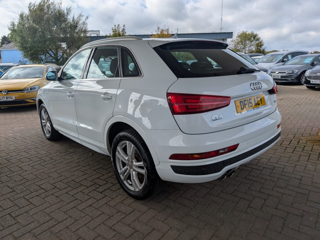 AUDI Q3