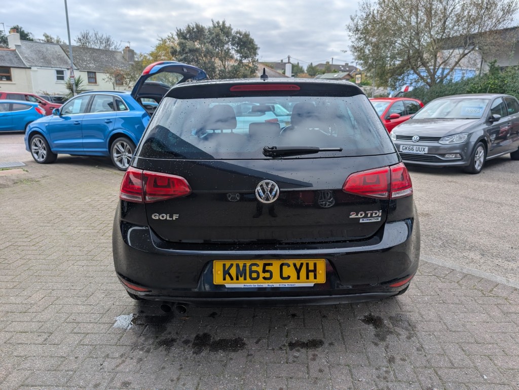 VOLKSWAGEN GOLF
