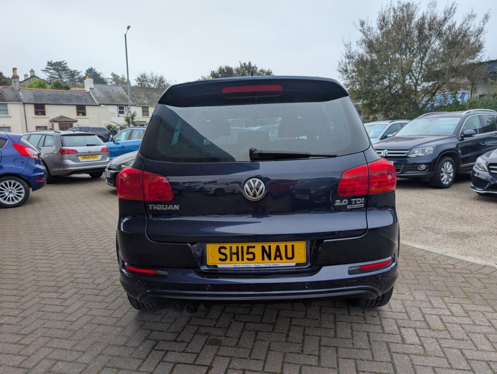 VOLKSWAGEN TIGUAN