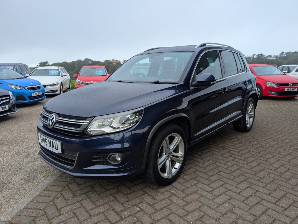 VOLKSWAGEN TIGUAN