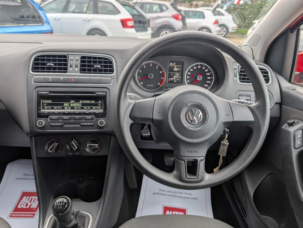 VOLKSWAGEN POLO