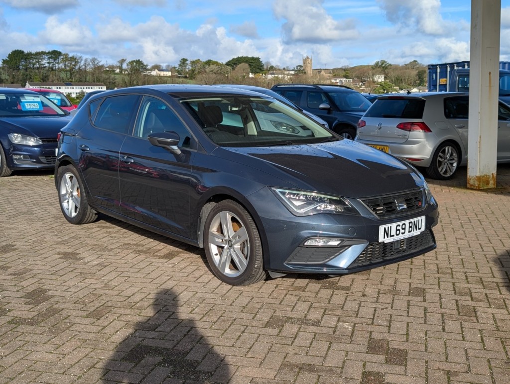 SEAT LEON