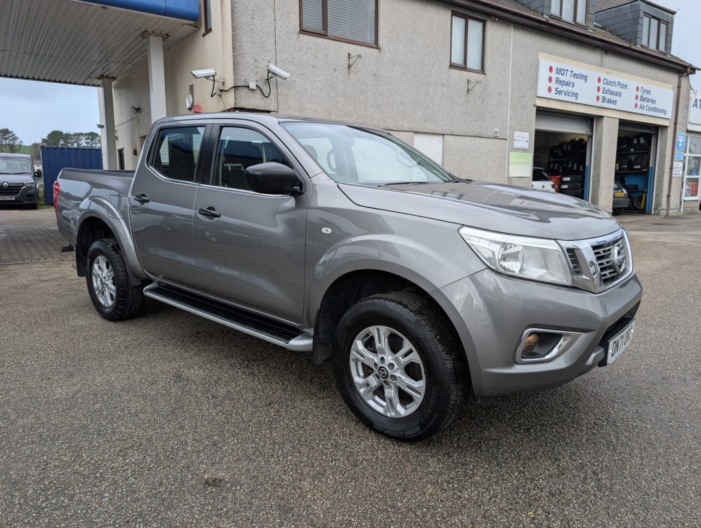 View NISSAN NAVARA 2.3 dCi Acenta