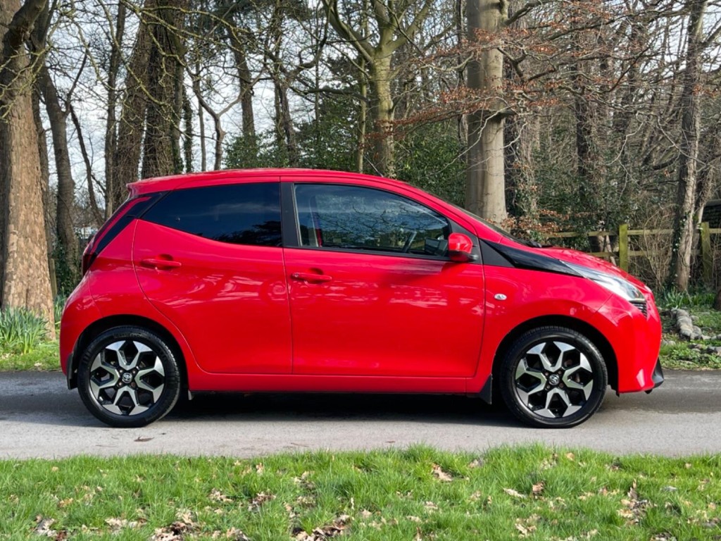 View TOYOTA AYGO 1.0 VVT-i x-plore Euro 6 5dr