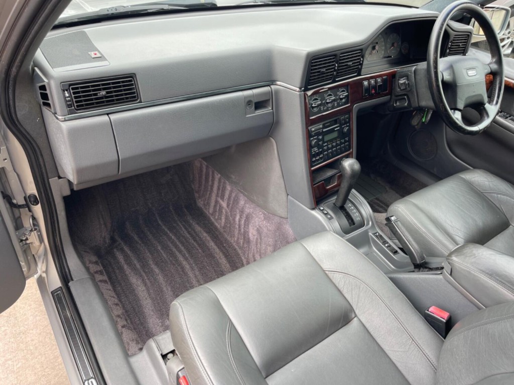VOLVO 960