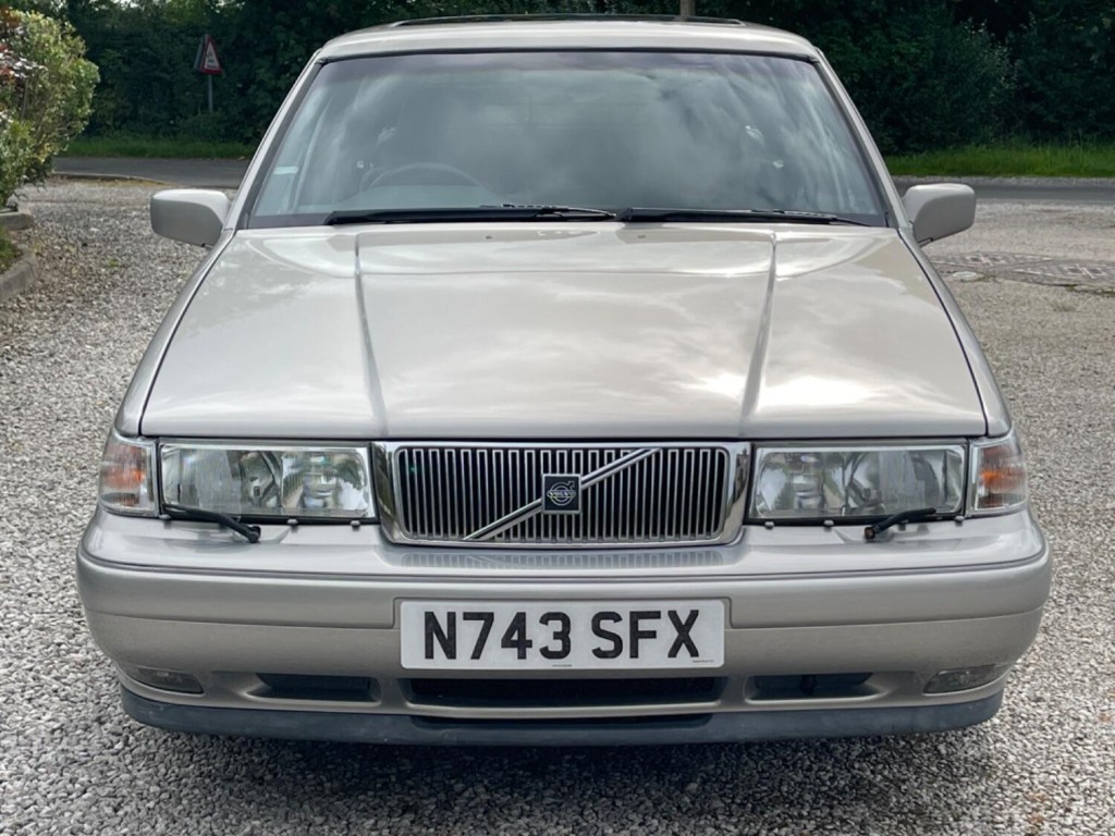 VOLVO 960
