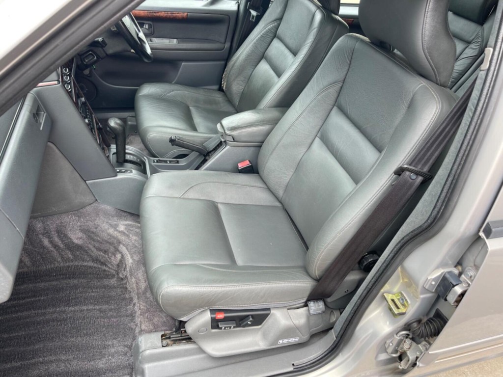VOLVO 960