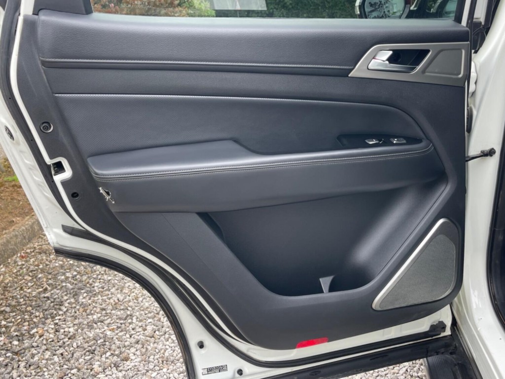 SSANGYONG REXTON
