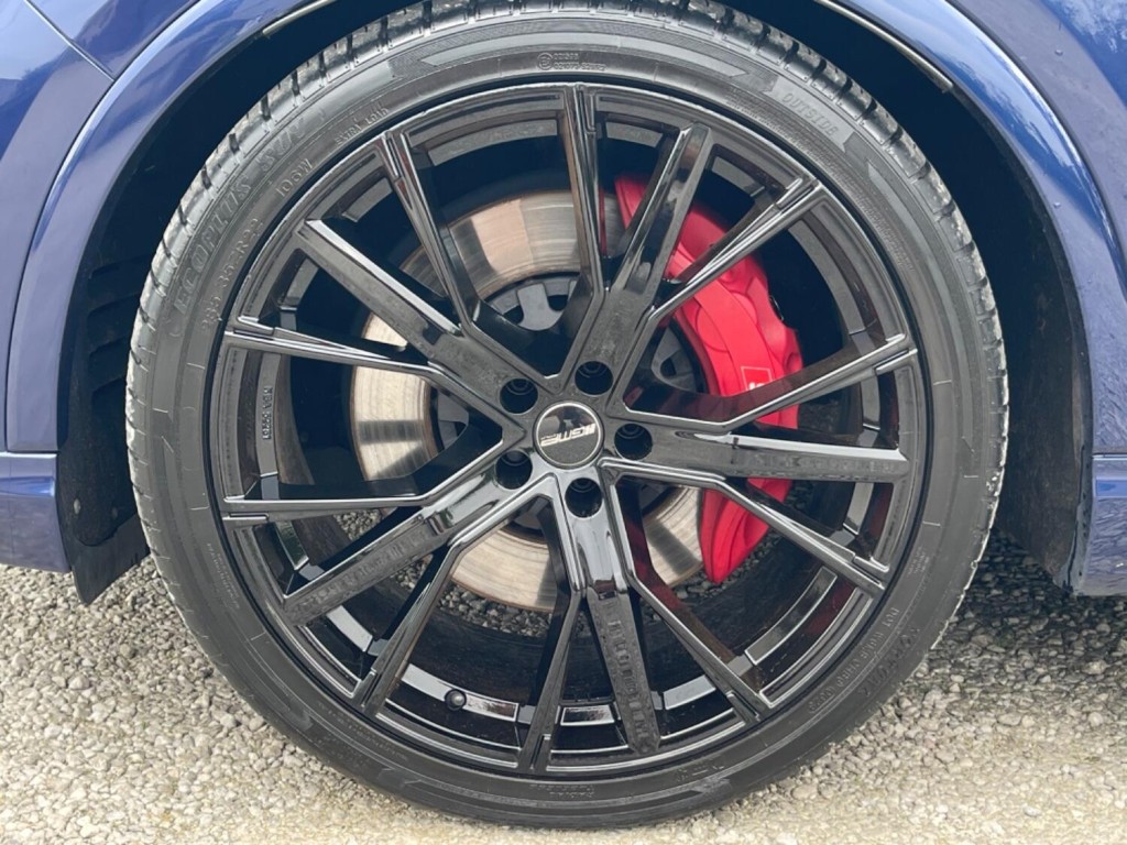 AUDI SQ7