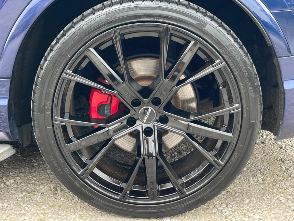 AUDI SQ7