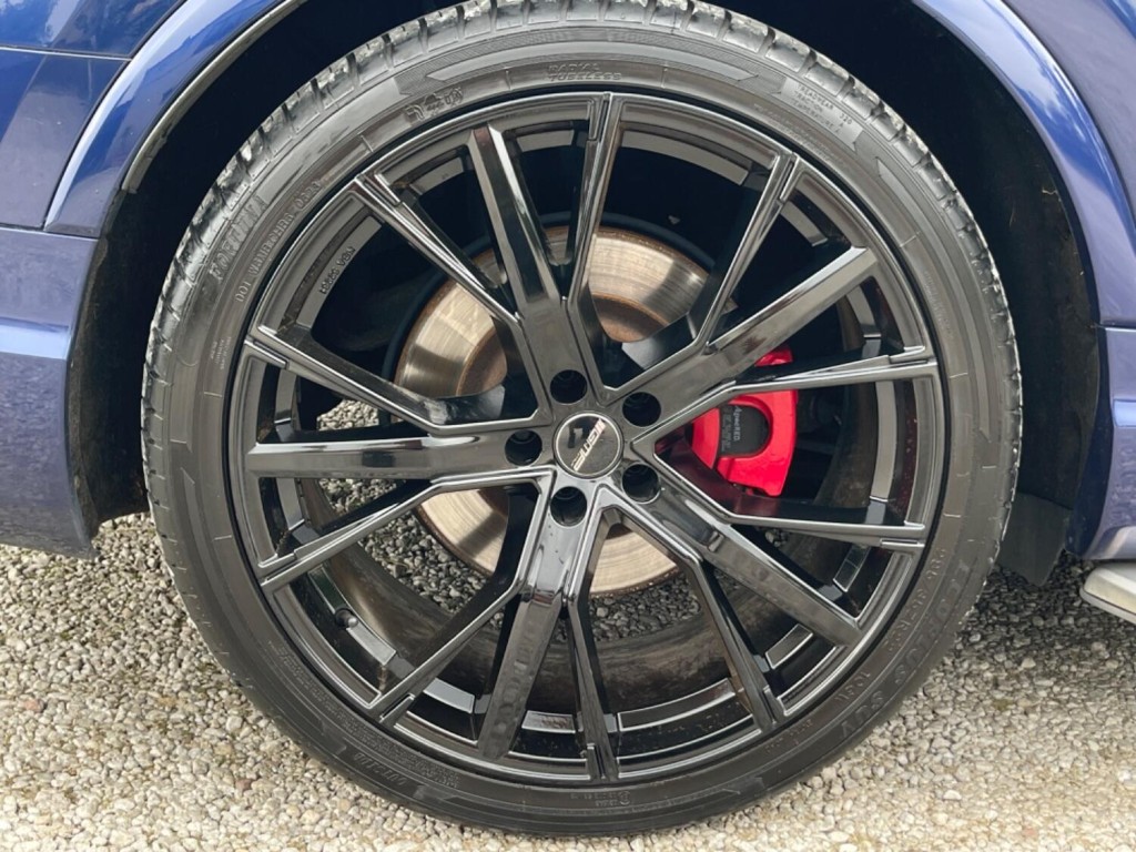 AUDI SQ7