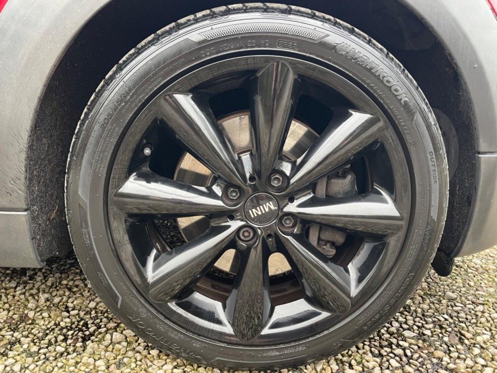 MINI HATCH
