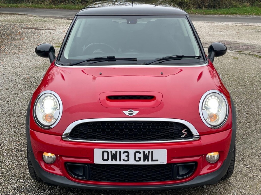 MINI HATCH